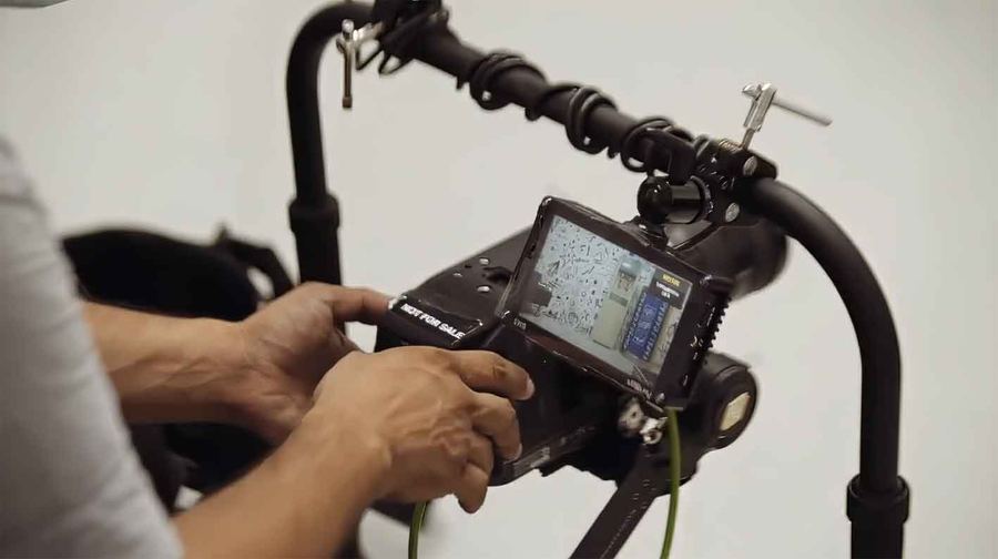 Operador com gimbal